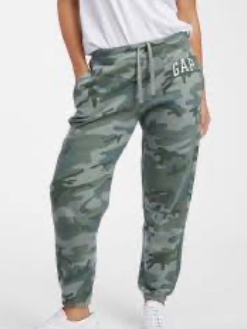 GAP Women's Olive Green Camo Joggers